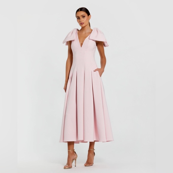 Elegant Pink Bow Dress - Picture 4 of 10